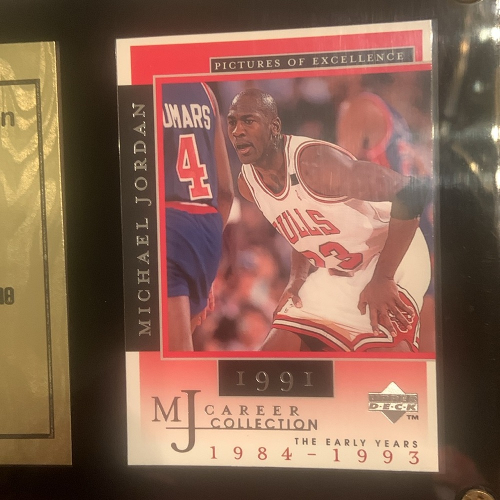 Michael Jordan 🏀 Timeline Card Display-Black & Gold Frame / Red Cards 1987-1994 - Picture 7 of 17